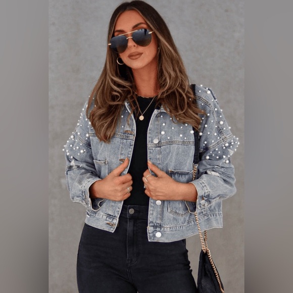 Sky Blue Distressed Pearls Star Cropped
Denim Jacket - Picture 15 of 15